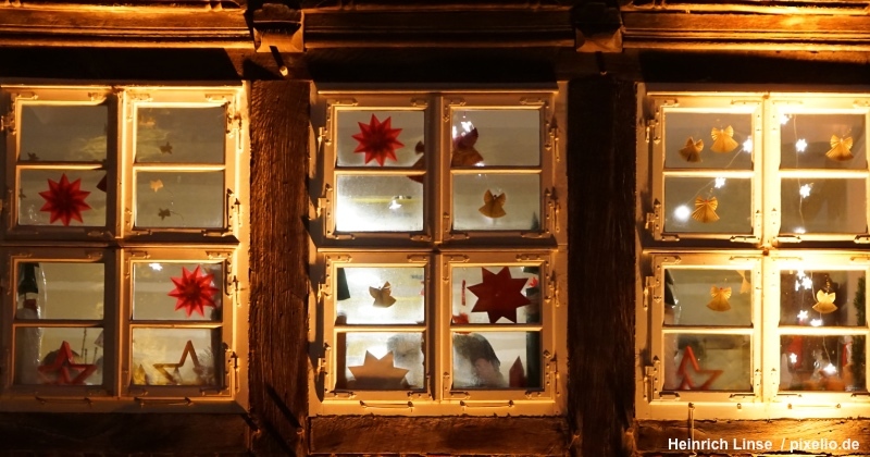 Ein Licht in der Dunkelheit - Adventsfenster in Winnekendonk